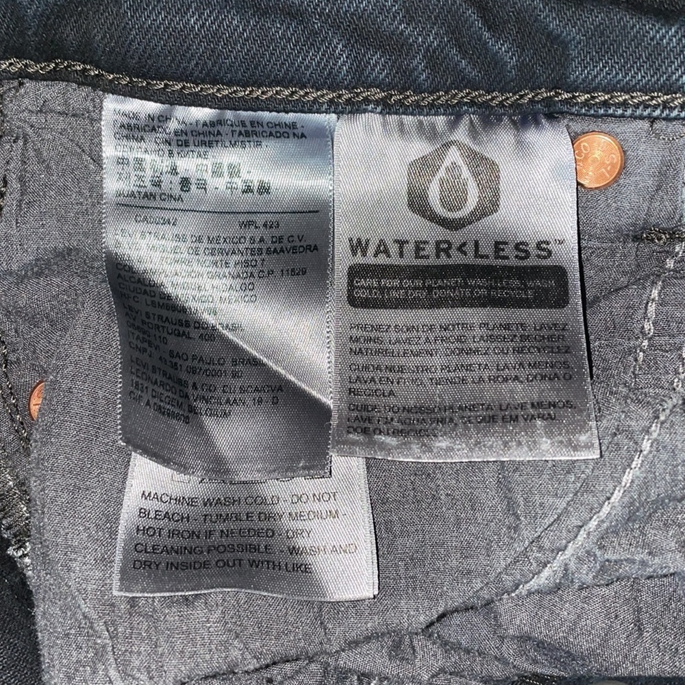 LEVI’S Wedgie Fit Jeans!! - Picture 7 of 7